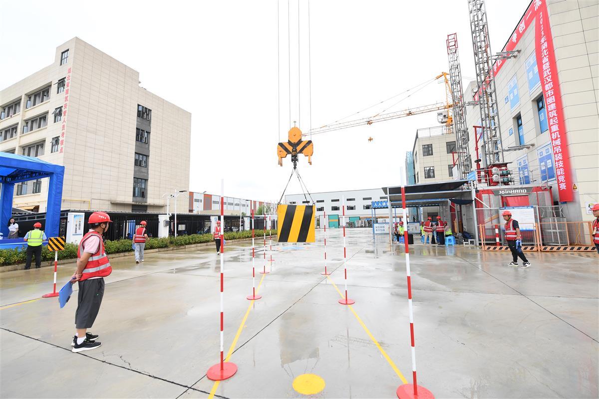 塔吊司机操作杆道穿行实操现场